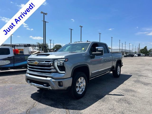 Used 2025 Chevrolet Silverado 2500 High Country w/ Technology Package AWD/4WD image 7
