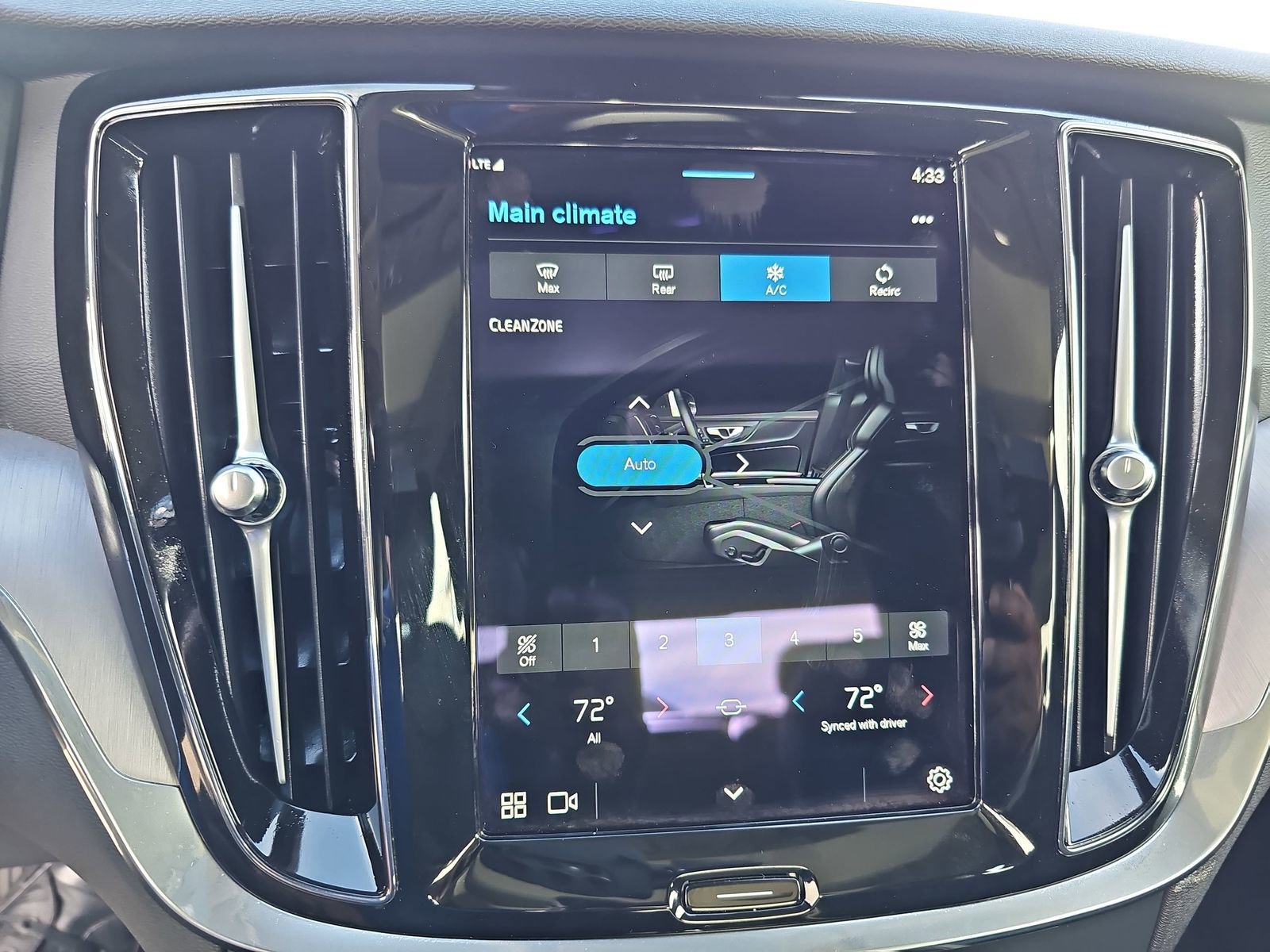 Used 2024 Volvo S60 B5 Core image 23