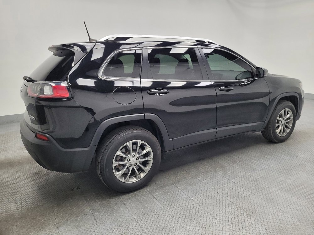 Used 2019 Jeep Cherokee Latitude Plus w/ Cold Weather Group AWD/4WD image 10