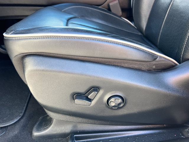 Used 2023 Chrysler Pacifica Limited w/ Uconnect Theater Family Group AWD/4WD image 13