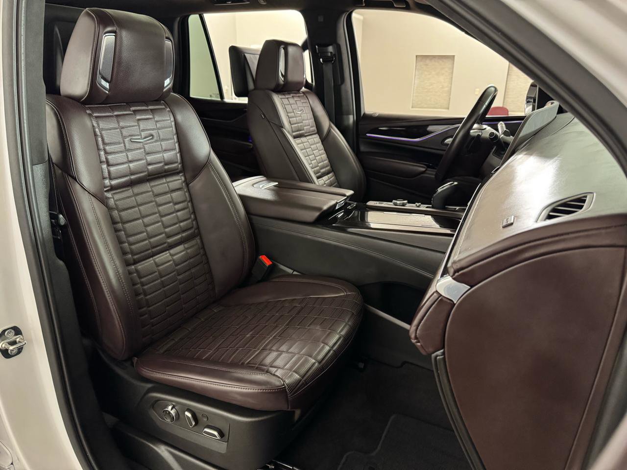 Used 2023 Cadillac Escalade Sport Platinum AWD/4WD image 50