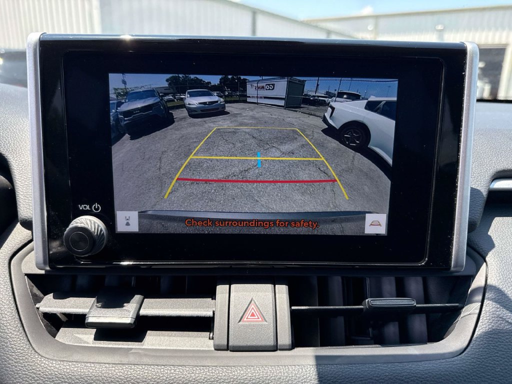 Used 2024 Toyota RAV4 LE AWD/4WD image 29