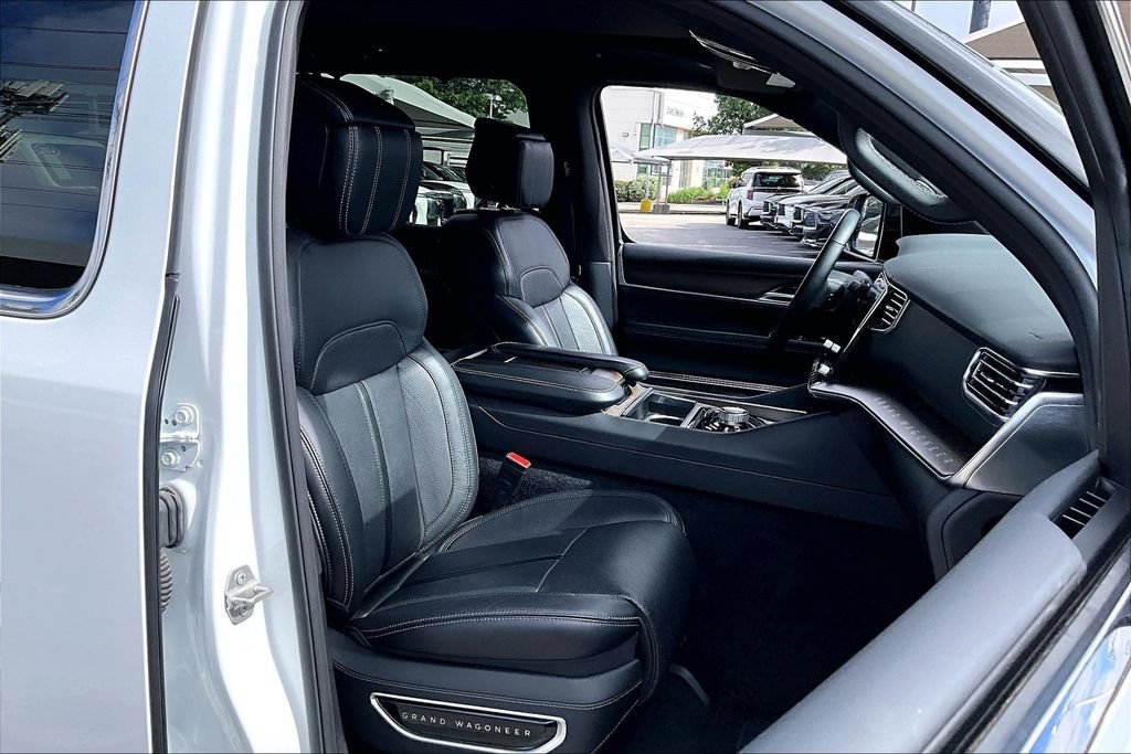 Used 2024 Jeep Grand Wagoneer L 4WD image 10