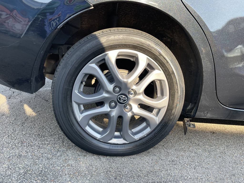Used 2019 Toyota Yaris LE FWD image 12