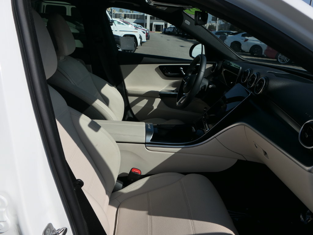 Used 2025 Mercedes-Benz C 300 Sedan image 25