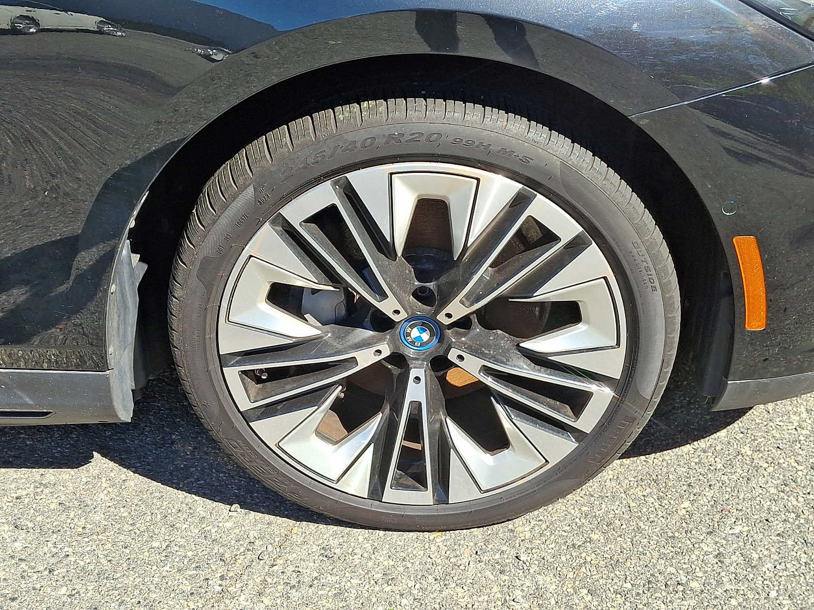 Used 2024 BMW i5 eDrive40i w/ Premium Package RWD image 8