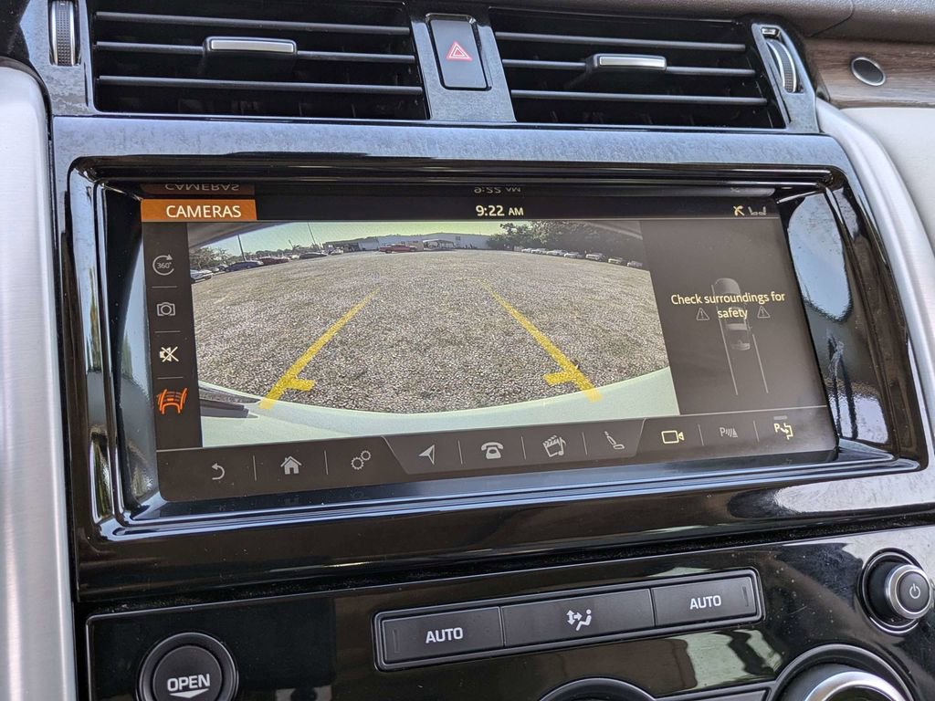 Used 2020 Land Rover Discovery HSE AWD/4WD image 24