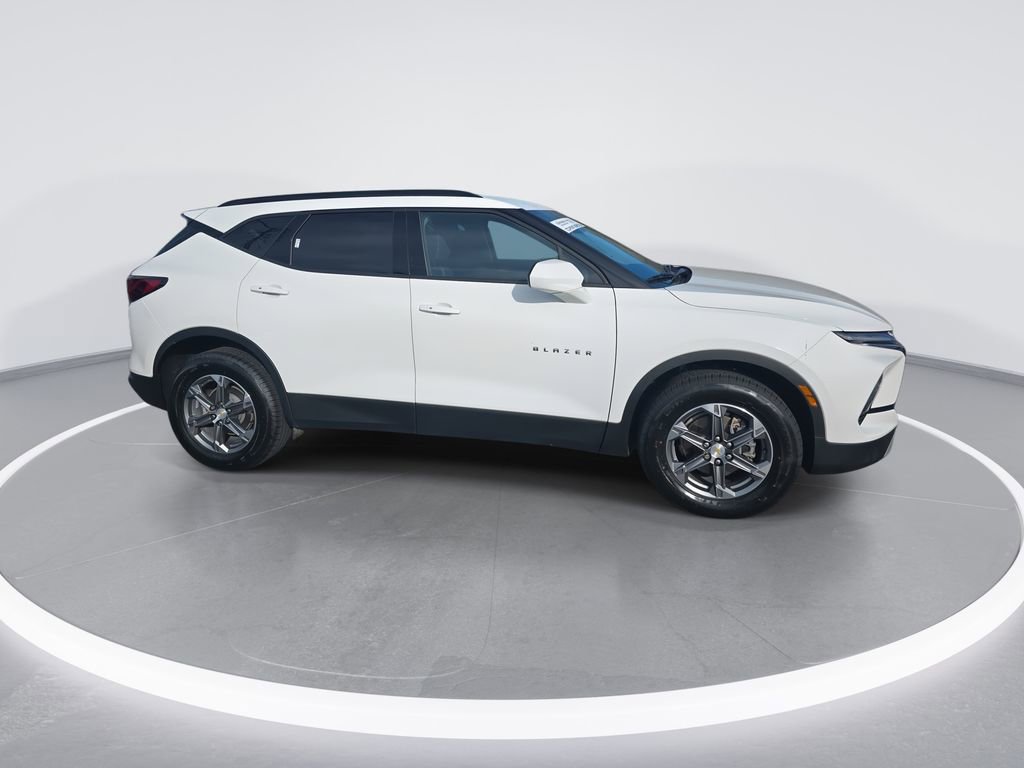 Used 2023 Chevrolet Blazer LT w/ Convenience Package image 9