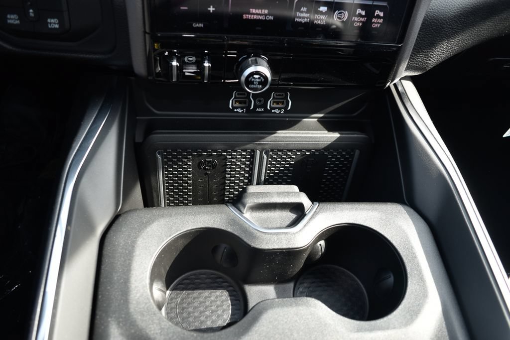 New 2026 RAM 3500 Laramie AWD/4WD image 18
