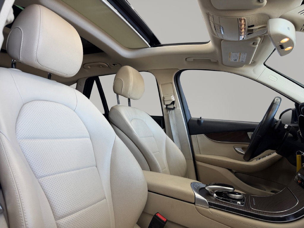 Used 2019 Mercedes-Benz GLC 350e 4MATIC image 14