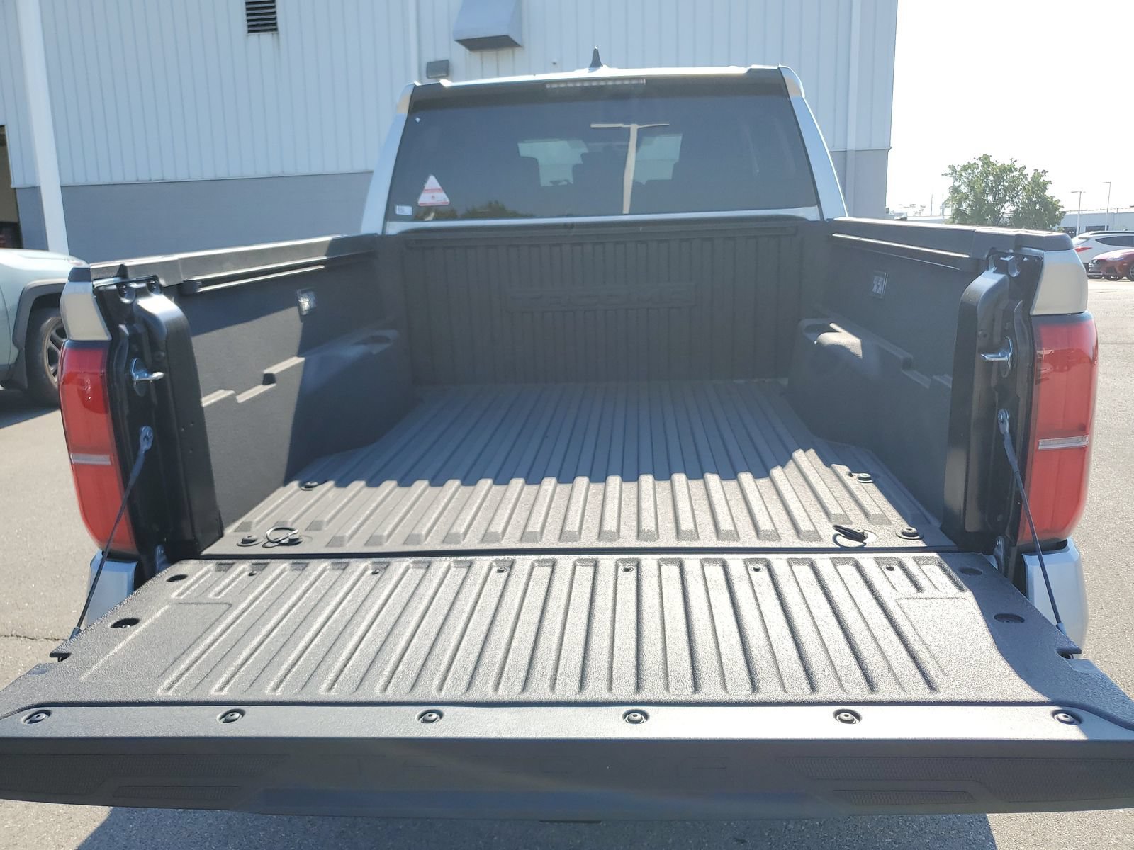 Certified 2026 Toyota Tacoma SR5 AWD/4WD image 8