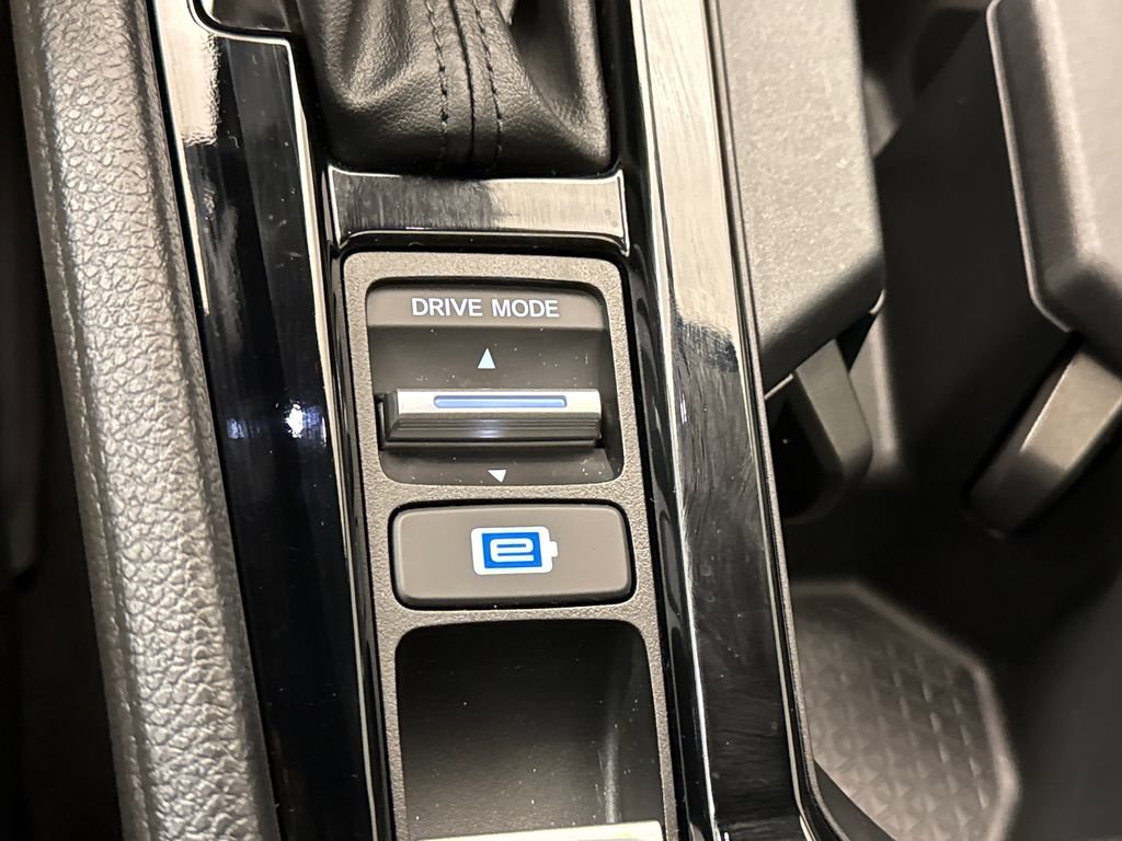 Used 2025 Honda Accord Sport image 25