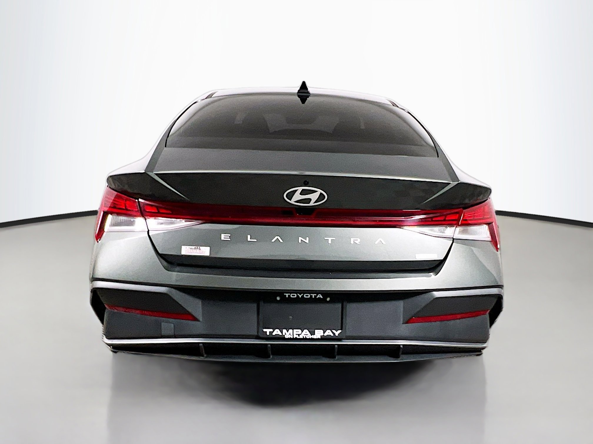 Used 2024 Hyundai Elantra Blue FWD image 6