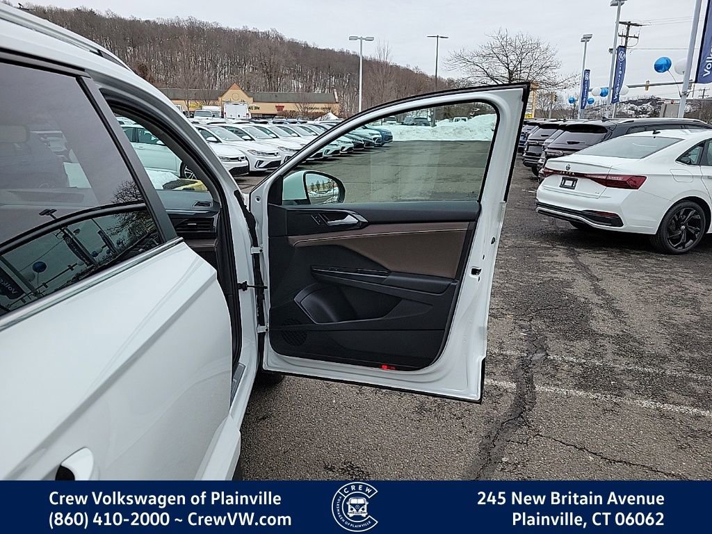 Certified 2022 Volkswagen Taos SEL image 42