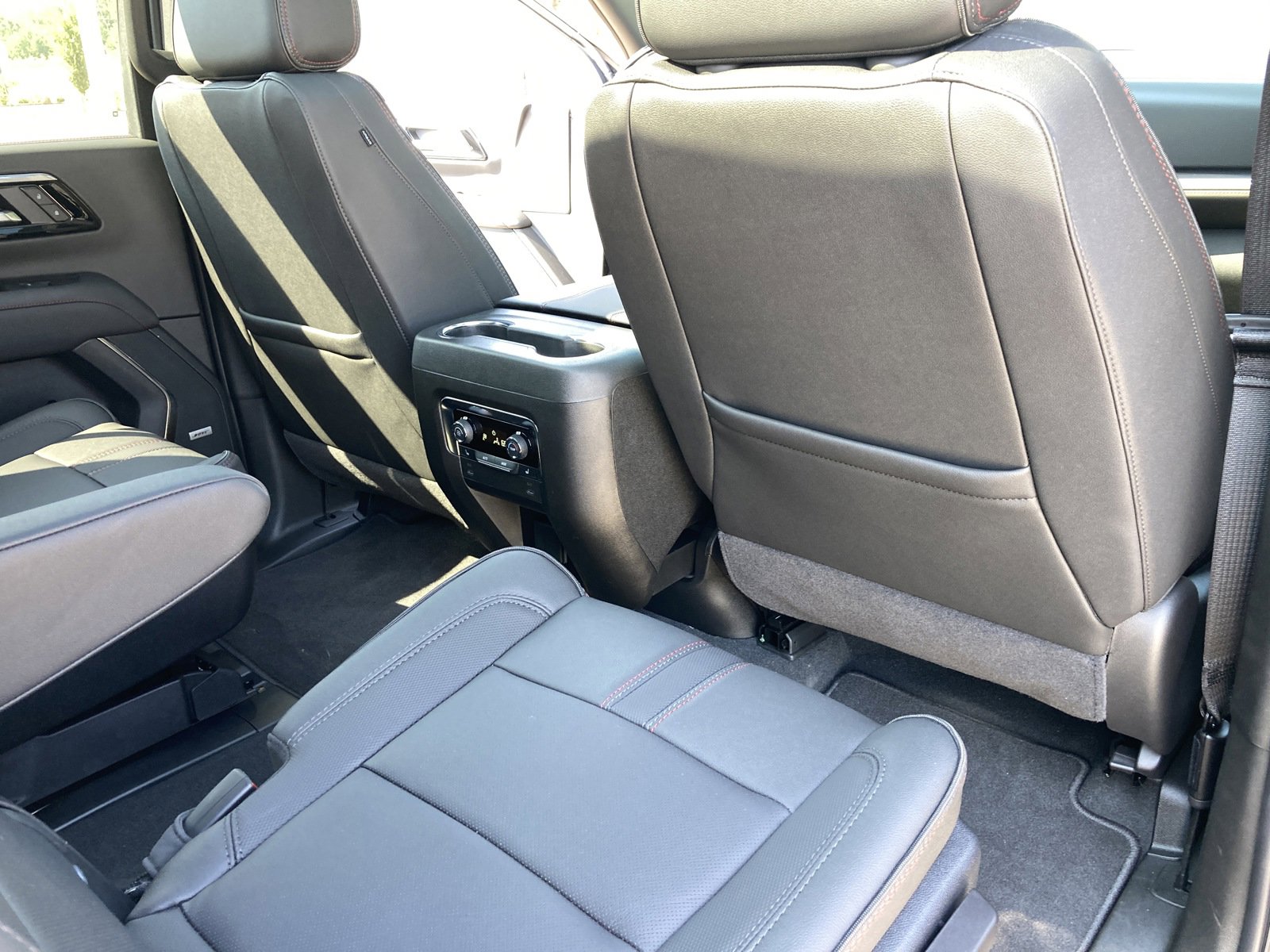 New 2025 Chevrolet Suburban RST w/ Advanced Technology Package image 22