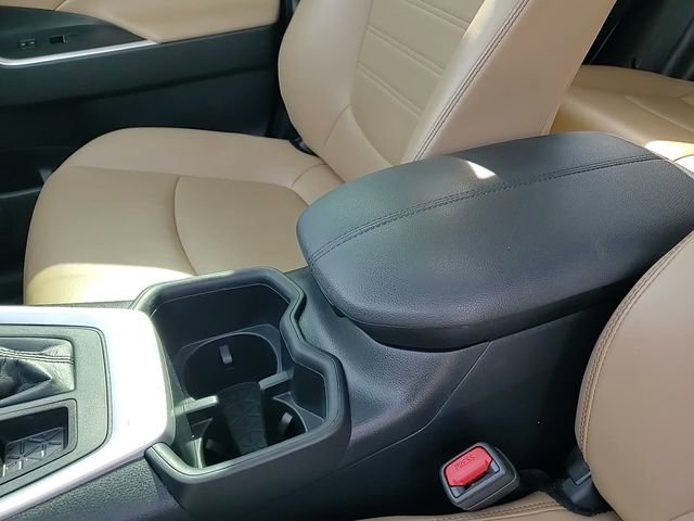 Used 2022 Toyota RAV4 XLE Premium image 19