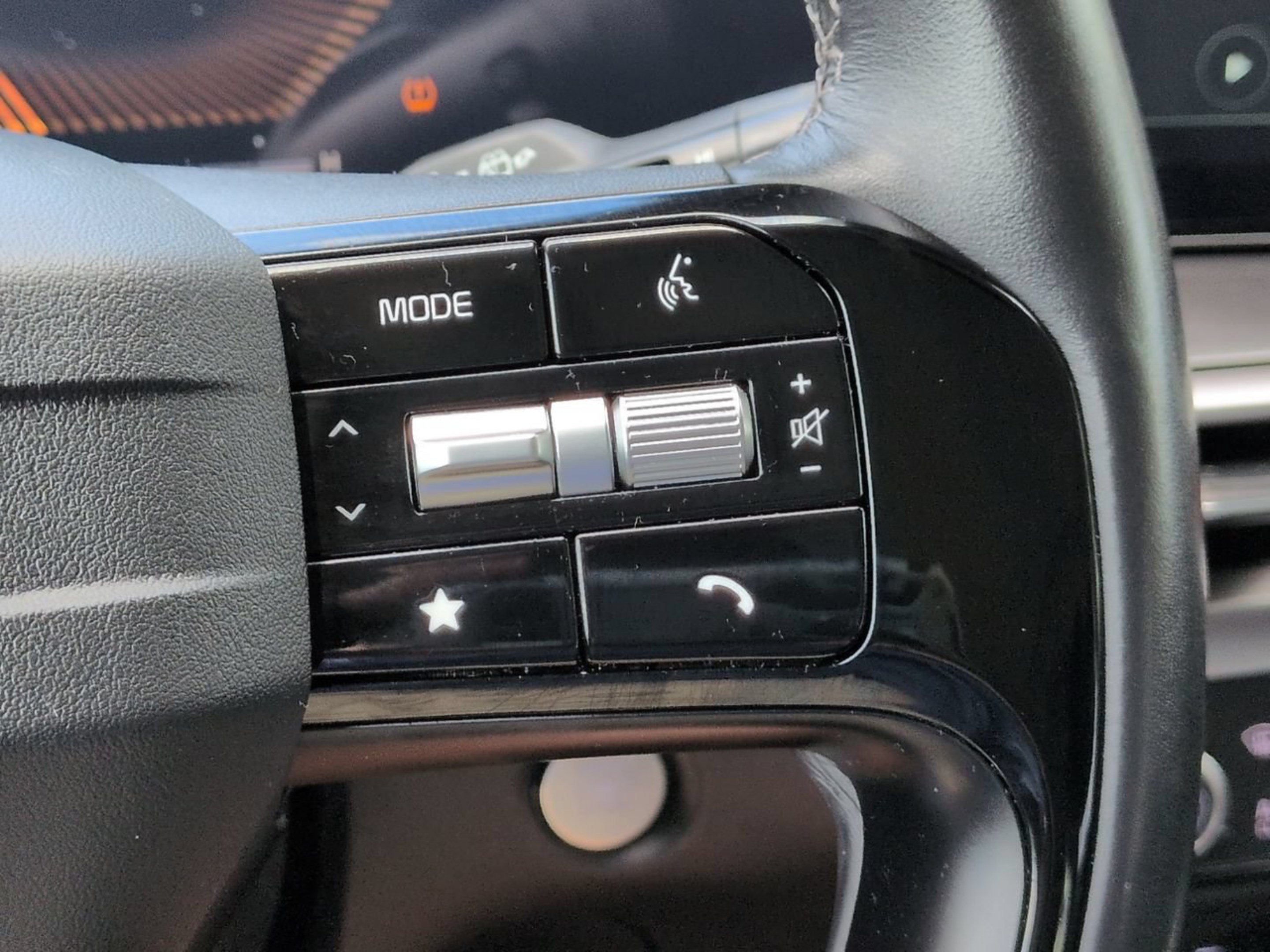 Certified 2026 Kia Sorento S w/ S Panoramic Sunroof Package FWD image 32