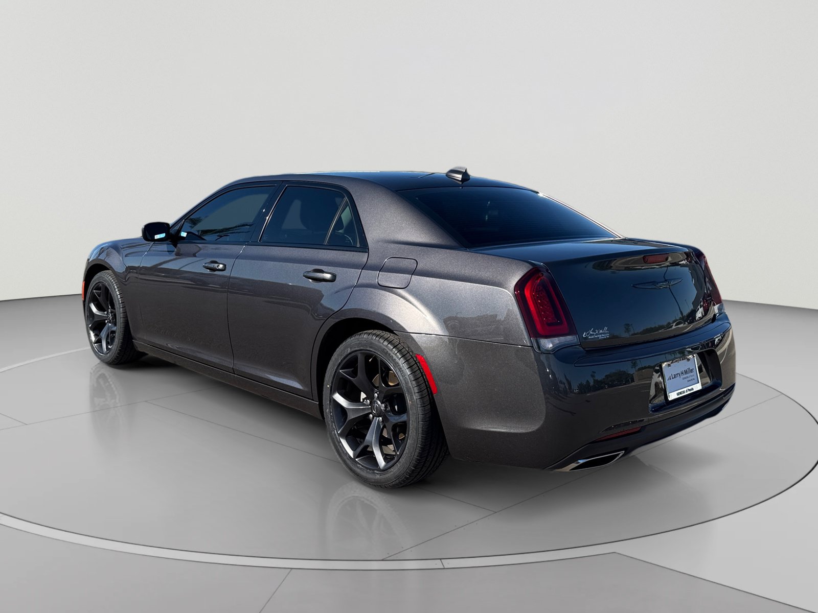 Used 2021 Chrysler 300 Touring w/ Sport Appearance Package RWD image 3