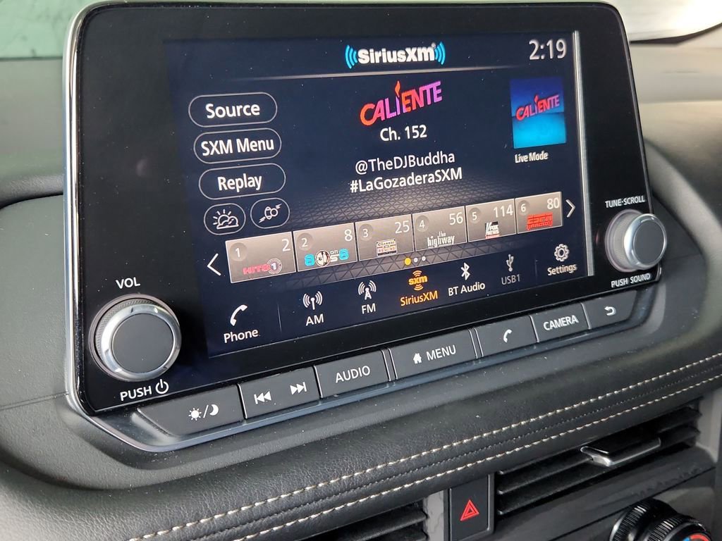 Used 2025 Nissan Rogue SV image 31