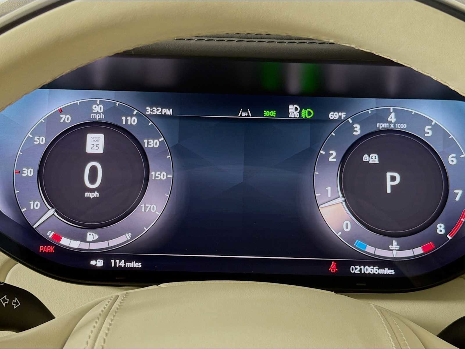 Used 2024 Land Rover Range Rover SE image 12