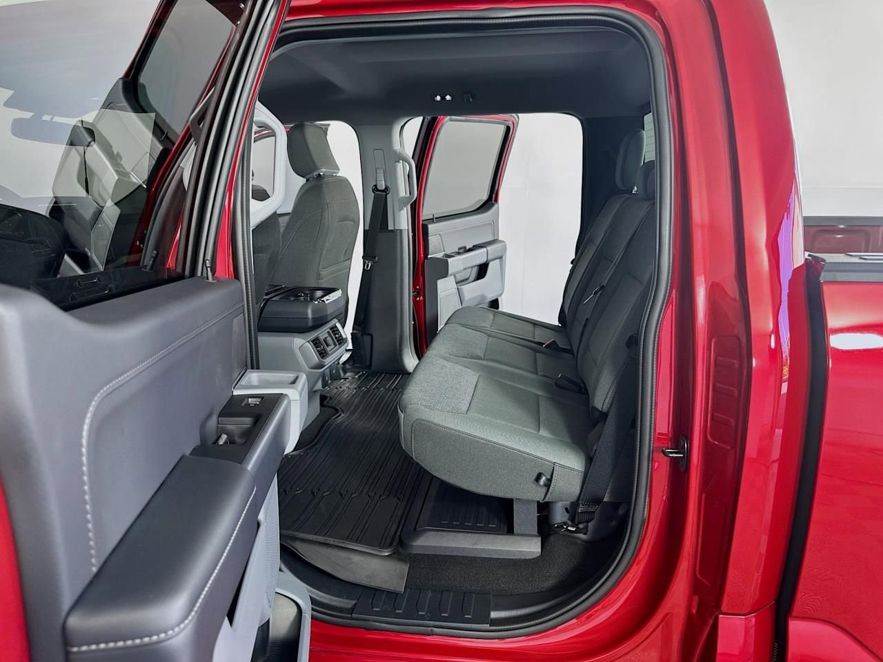 Used 2024 Ford F150 XLT w/ Equipment Group 302A MID image 30