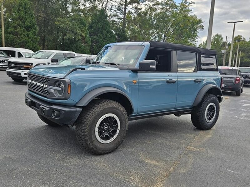 Used 2023 Ford Bronco Badlands AWD/4WD image 3