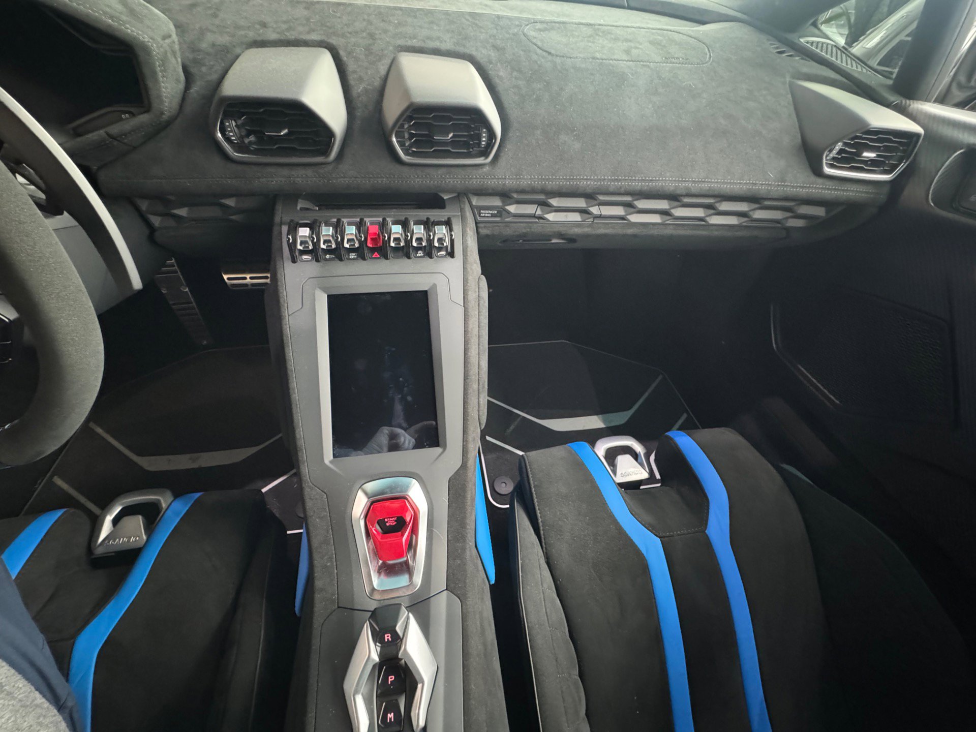 Used 2023 Lamborghini Huracan STO image 17