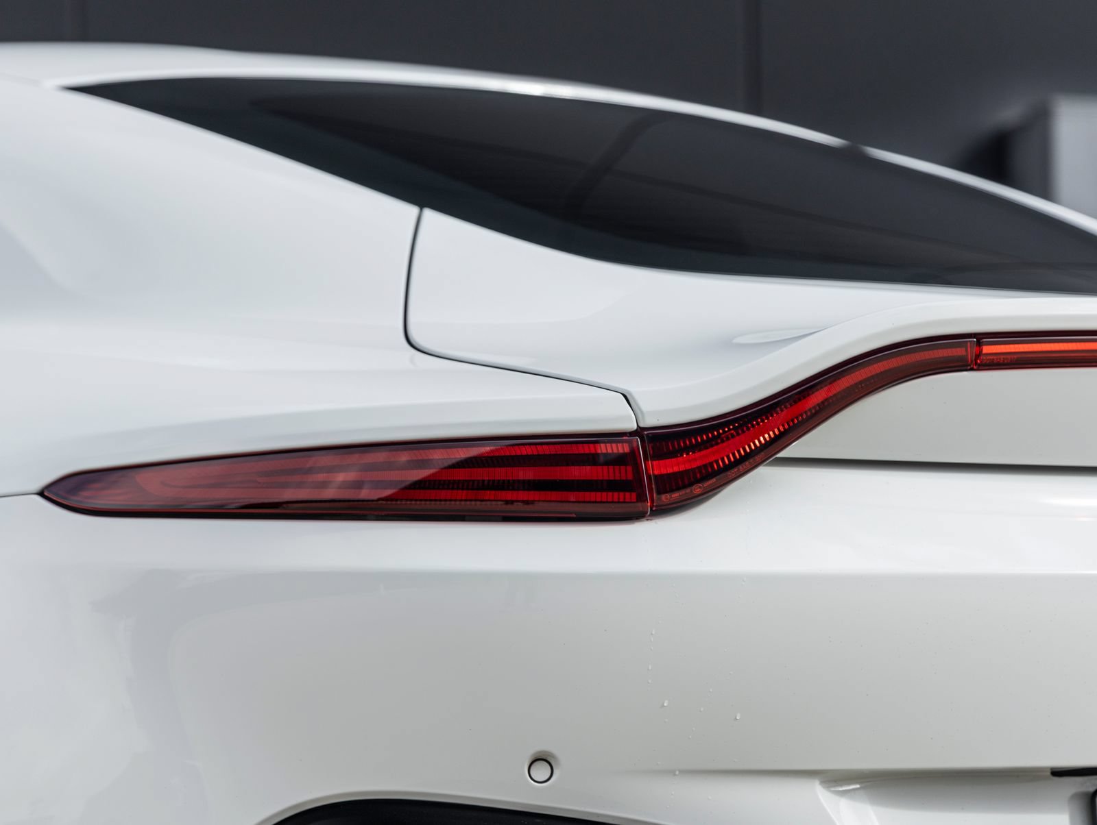 Used 2019 Aston Martin V8 Vantage Coupe RWD image 11