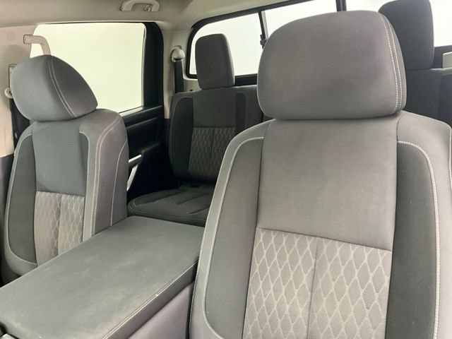 Used 2024 Nissan Titan SV AWD/4WD image 6