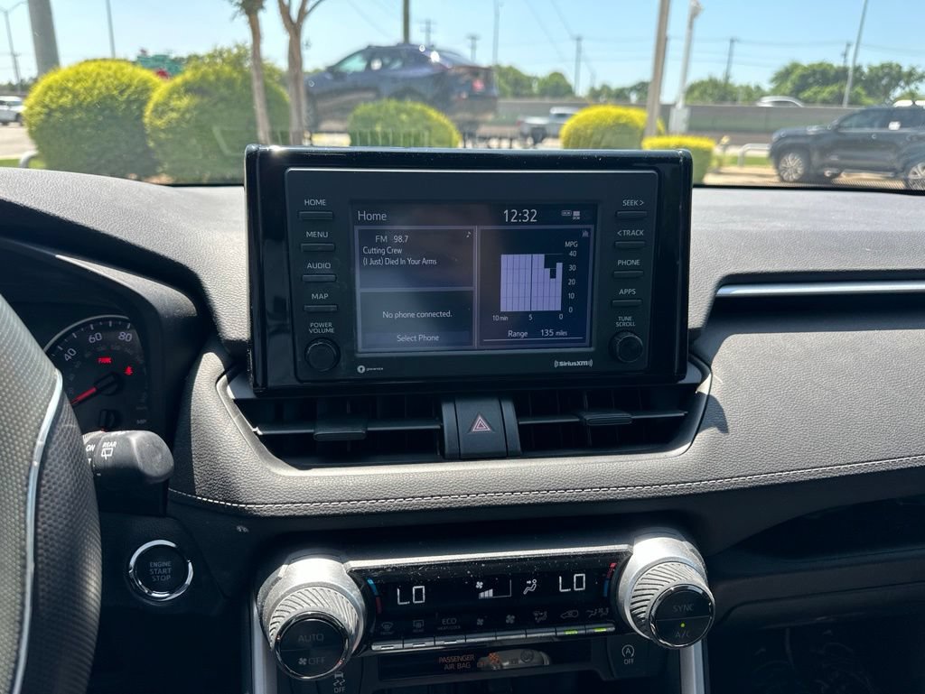 Certified 2022 Toyota RAV4 XLE FWD image 9