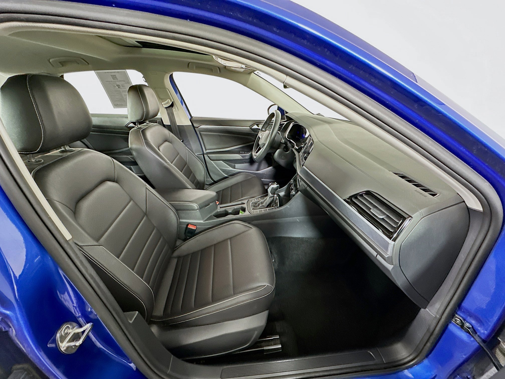 Used 2024 Volkswagen Jetta SE image 33