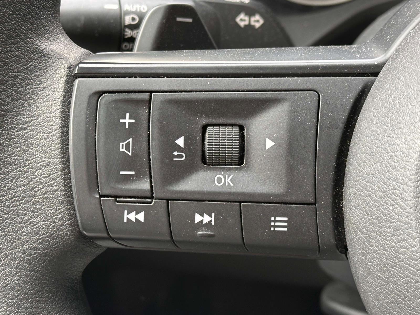 Used 2024 Nissan Rogue S image 22