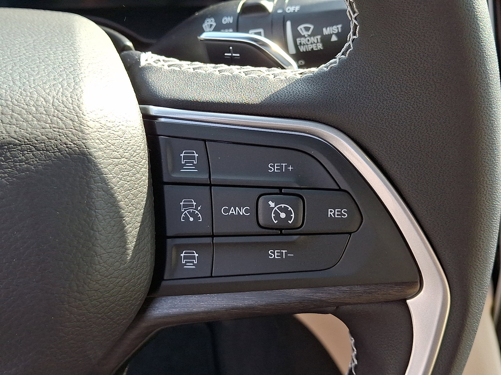 Certified 2025 Jeep Grand Cherokee L Limited w/ Trailer Tow Package image 23