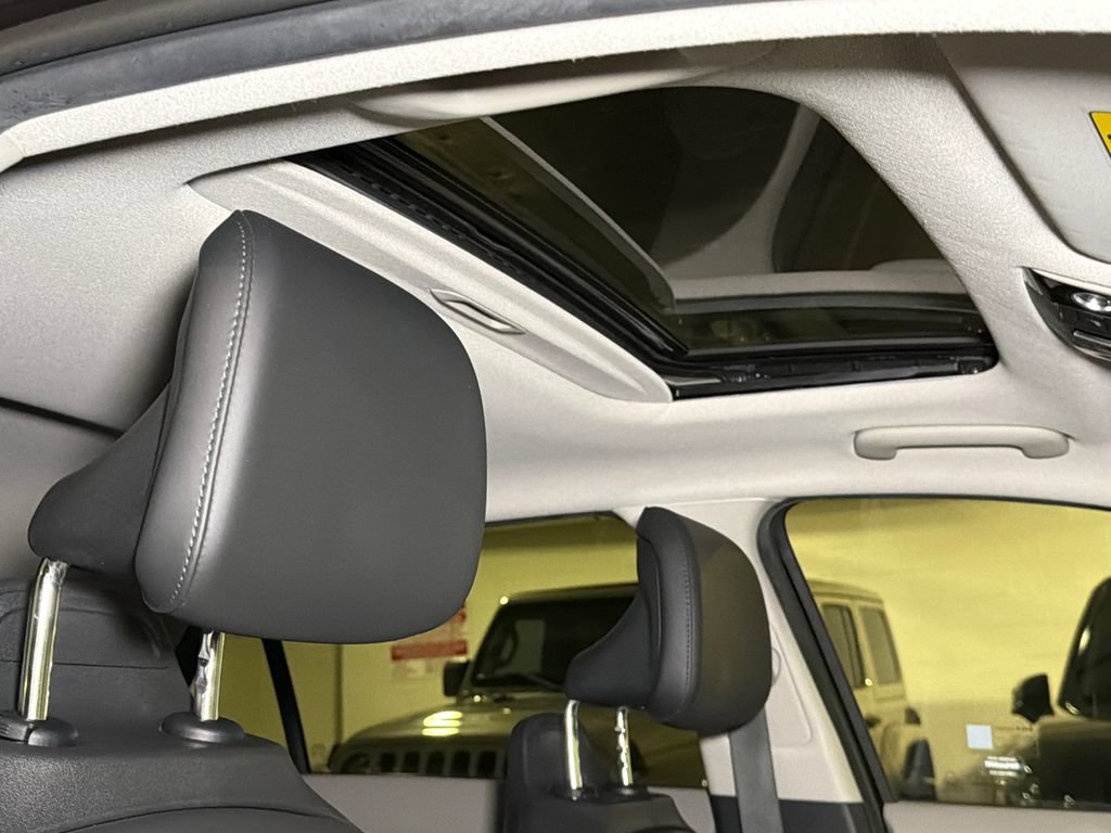 Certified 2023 Kia Niro Wave FWD image 13