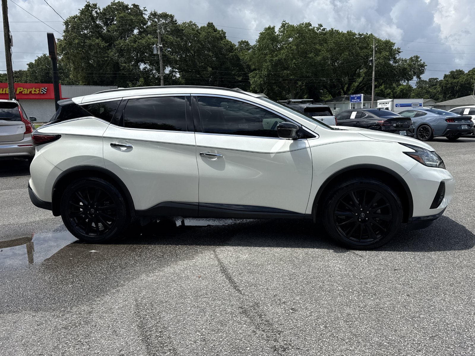 Used 2024 Nissan Murano SV w/ SV Midnight Edition Package FWD image 7