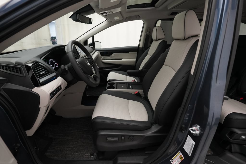 Certified 2026 Honda Odyssey Elite image 7