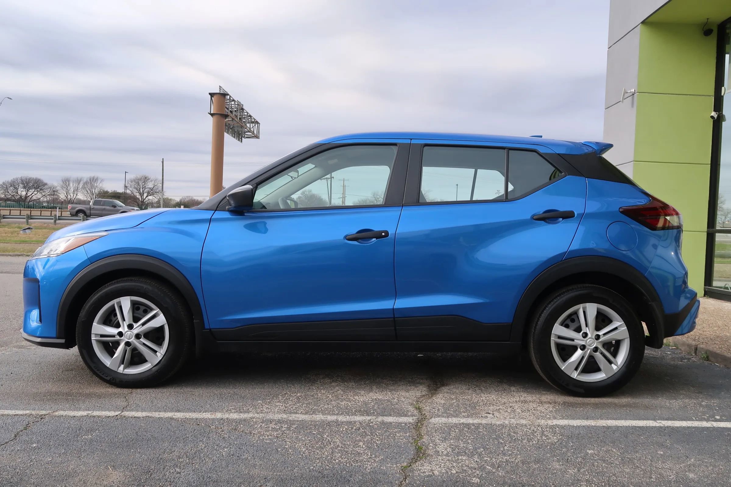 Used 2024 Nissan Kicks S image 7