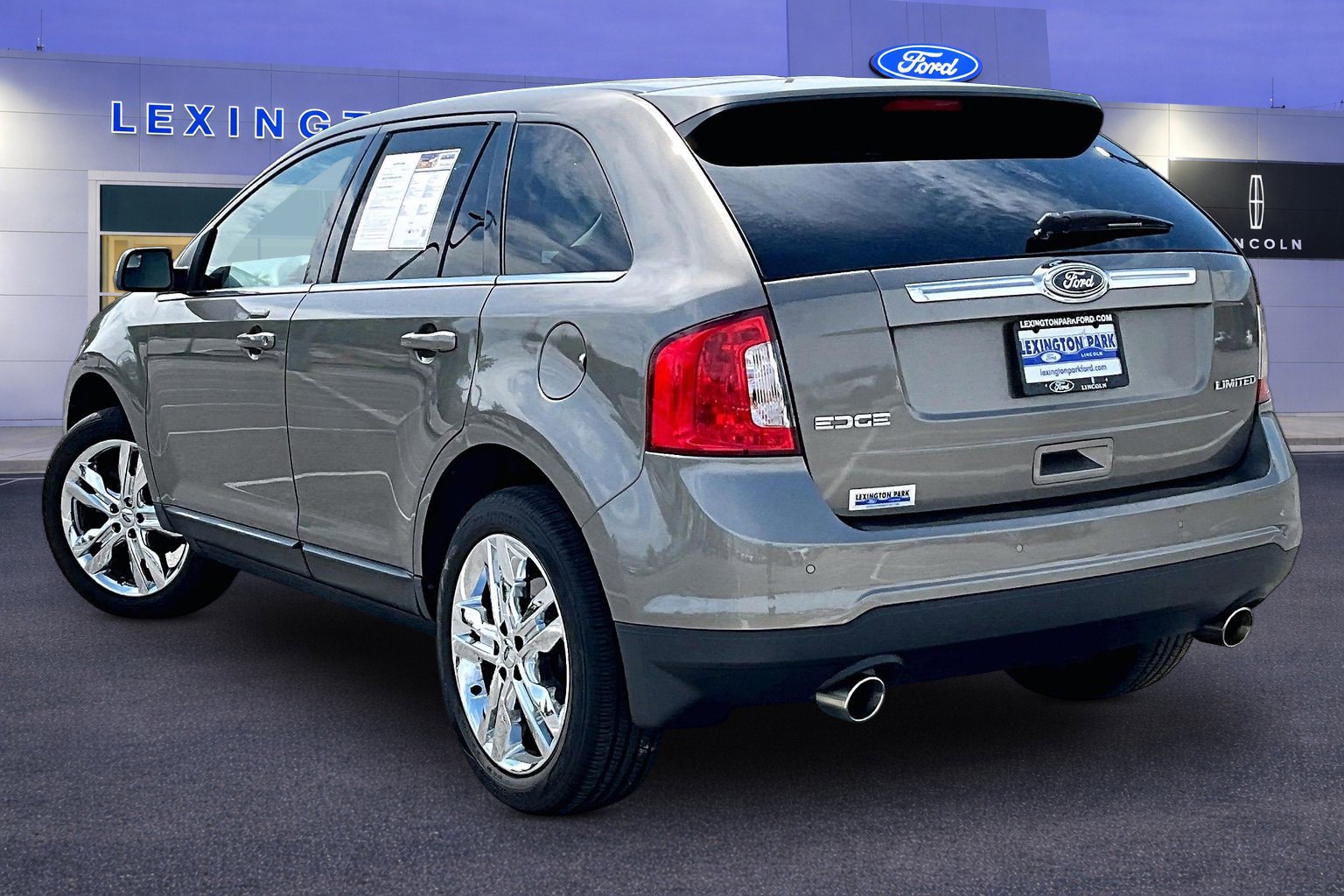 Used 2013 Ford Edge Limited w/ Driver Entry Pkg FWD image 4