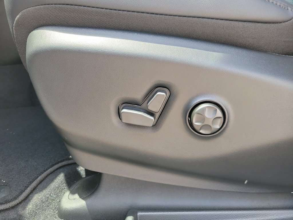 New 2027 Chrysler Pacifica LX FWD image 16