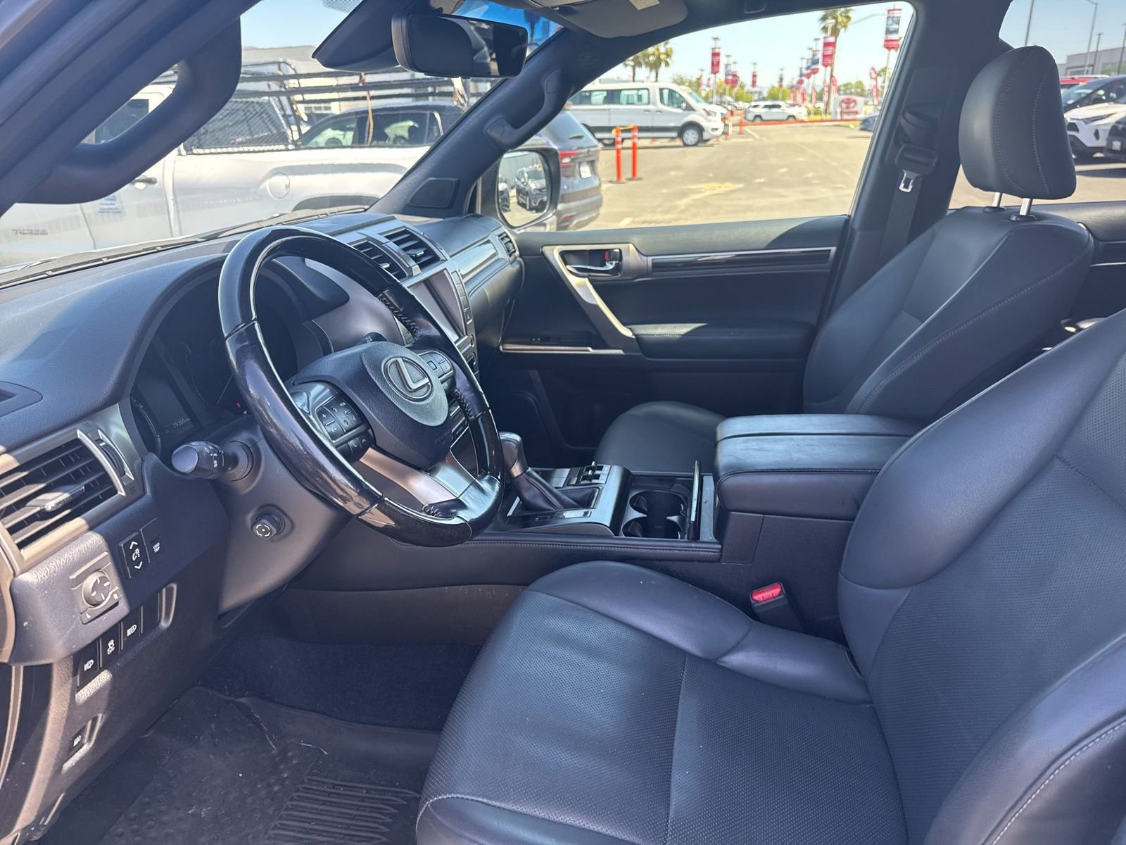 Used 2020 Lexus GX 460 Premium w/ Premium Package image 5