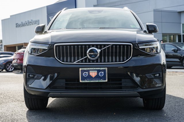 Used 2023 Volvo XC40 B5 Plus w/ Climate Package image 2