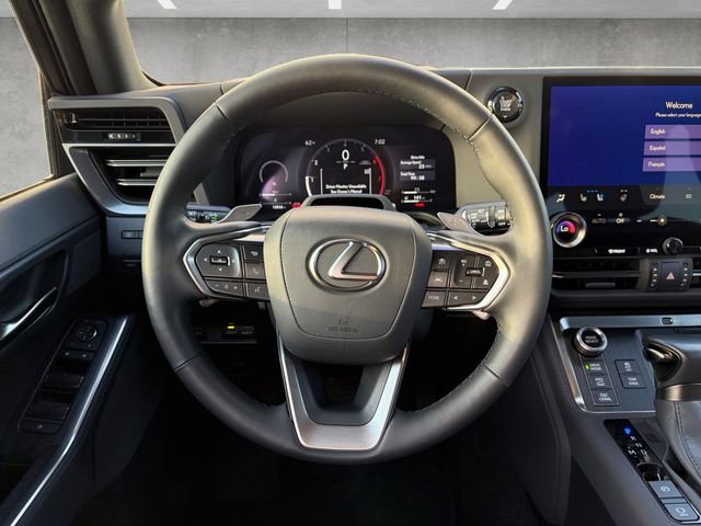 Used 2025 Lexus GX 550 w/ Accessory Package (32) image 21