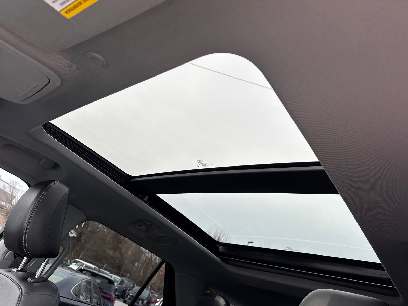 Used 2022 Ford Explorer XLT w/ Equipment Group 202A image 32