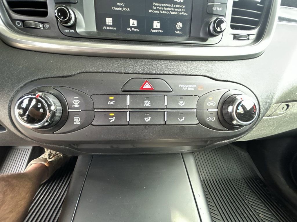 Used 2020 Kia Sorento LX FWD image 19
