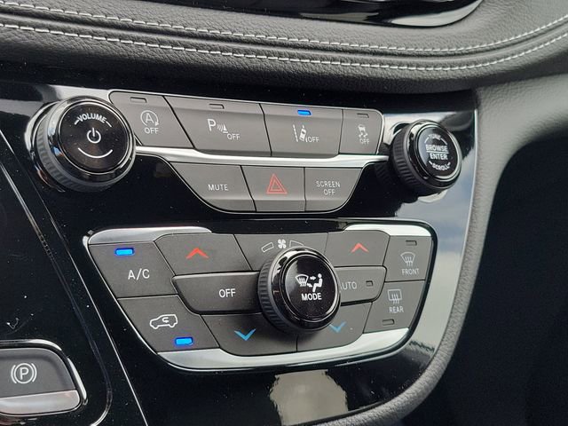 New 2026 Chrysler Pacifica Select FWD image 24