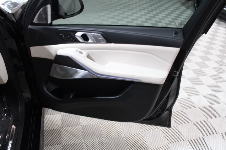 Used 2021 BMW X7 M50i w/ Dynamic Handling Package AWD/4WD image 26