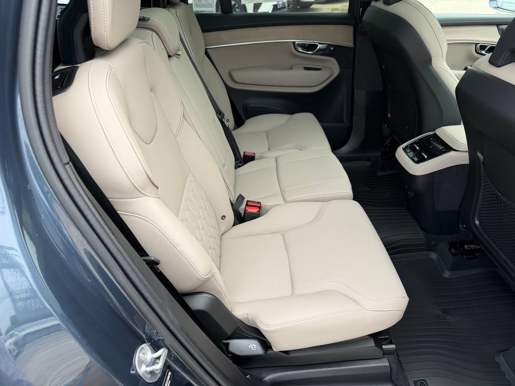 New 2026 Volvo XC90 B6 Plus w/ Protection Package Premier AWD/4WD image 11