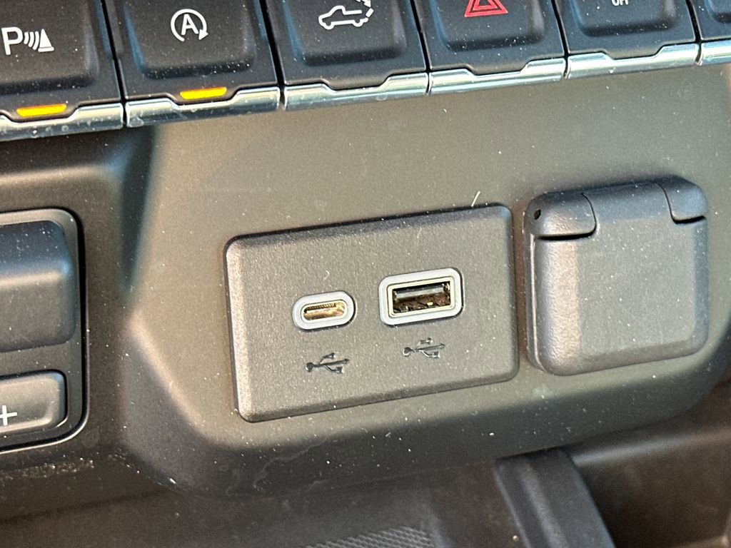 Used 2021 Chevrolet Silverado 1500 High Country w/ Technology Package image 33