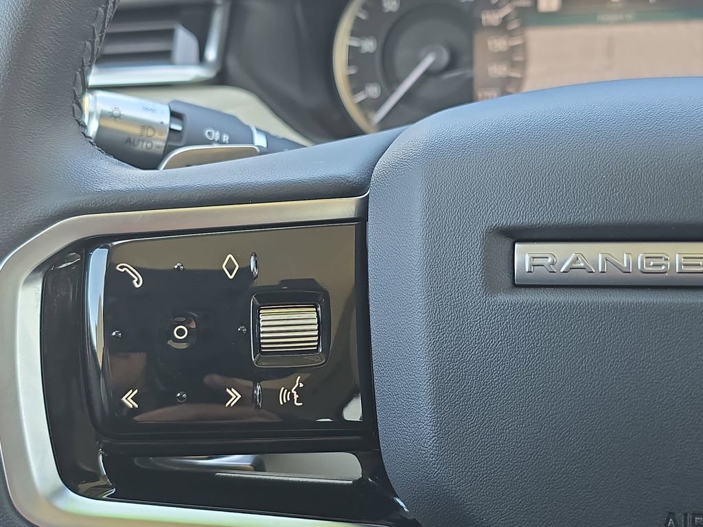 Certified 2023 Land Rover Range Rover Velar S image 17