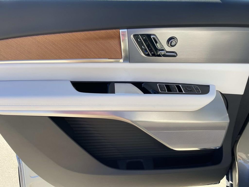 New 2026 Cadillac Vistiq Luxury image 22